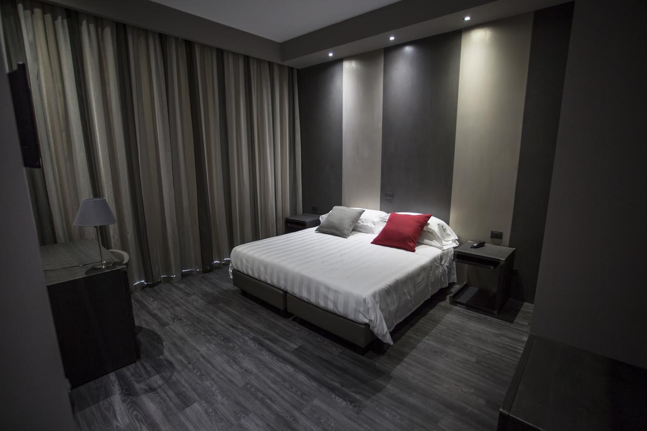 V99 Hotel Рим Экстерьер фото
