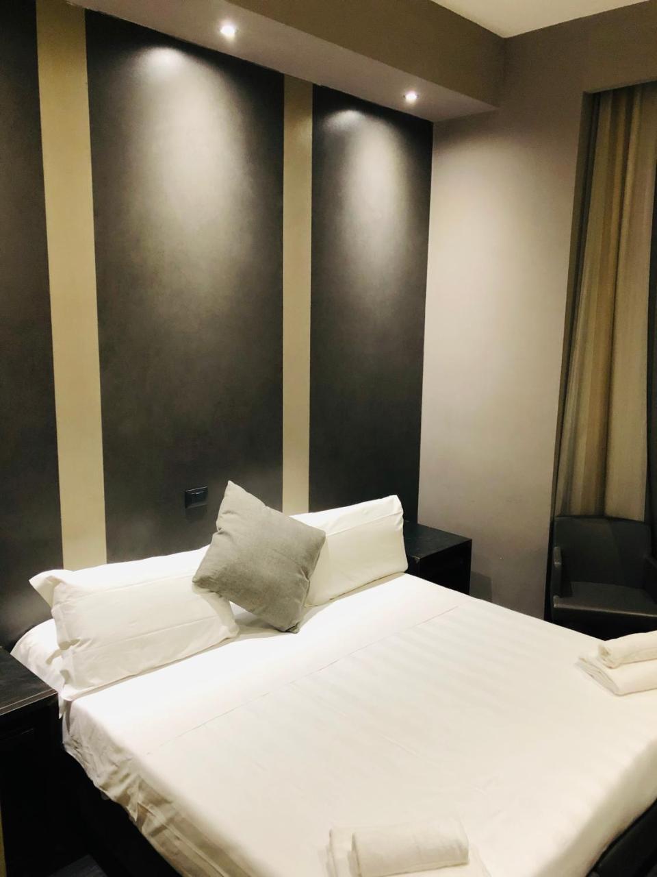 V99 Hotel Рим Экстерьер фото