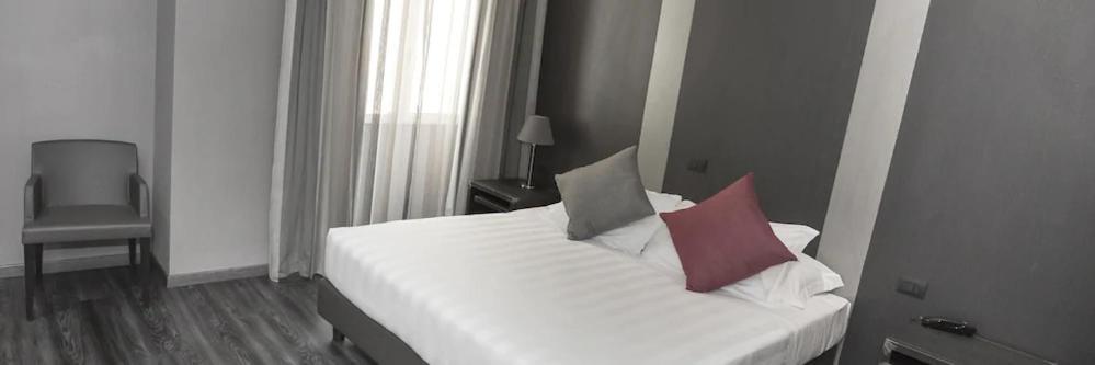 V99 Hotel Рим Экстерьер фото