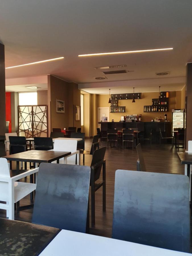 V99 Hotel Рим Экстерьер фото